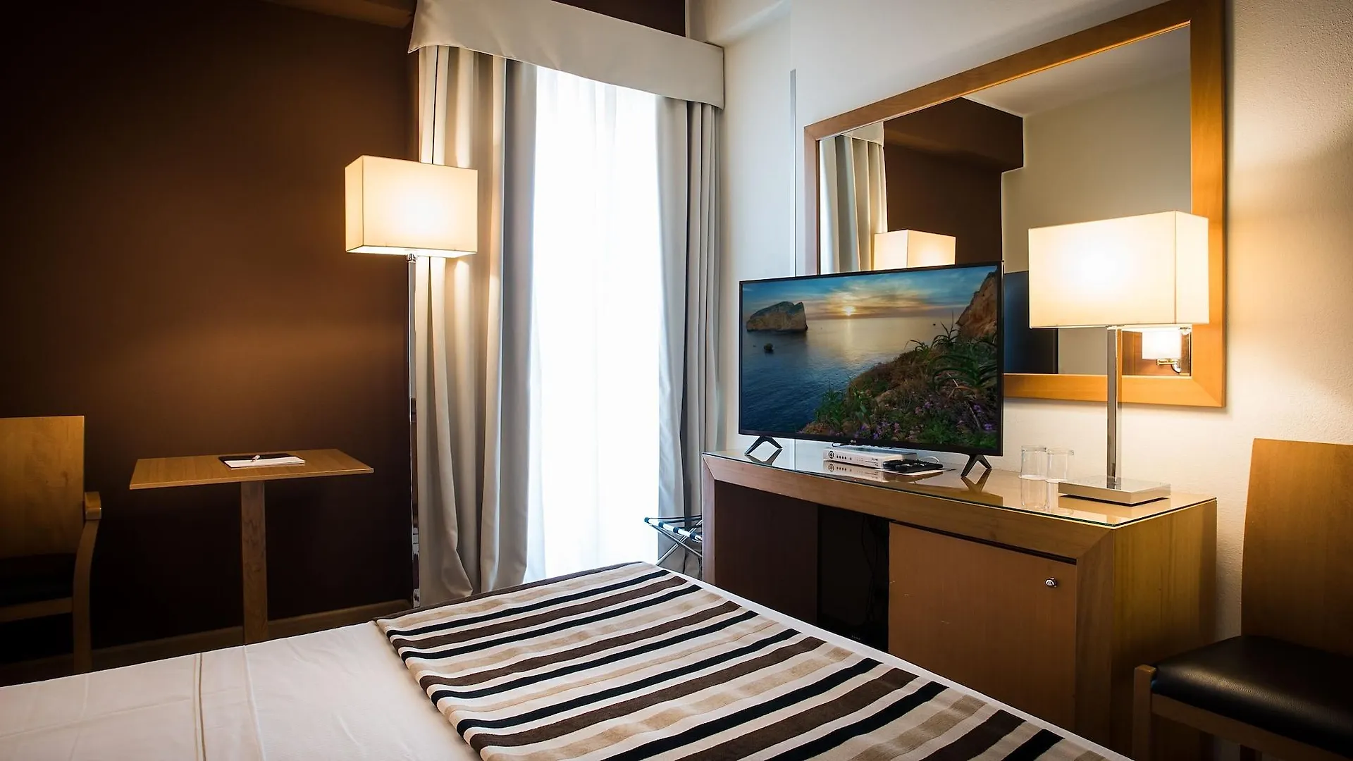 Sardegna Hotel - Suites & Restaurant Кальяри
